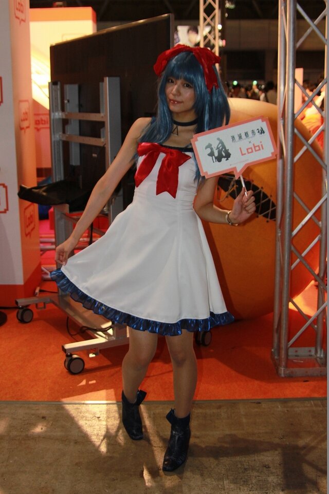 【TGS2015】熱気あふれる一般公開日初日、熱さを吹き飛ばしてくれる美女たちを紹介