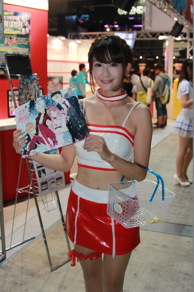 【TGS2015】熱気あふれる一般公開日初日、熱さを吹き飛ばしてくれる美女たちを紹介