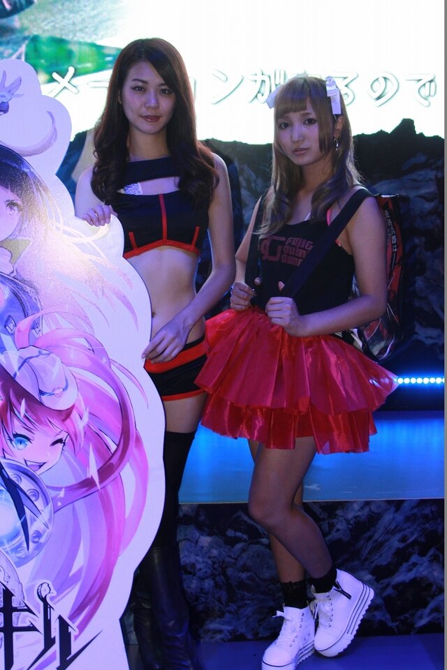 【TGS2015】熱気あふれる一般公開日初日、熱さを吹き飛ばしてくれる美女たちを紹介