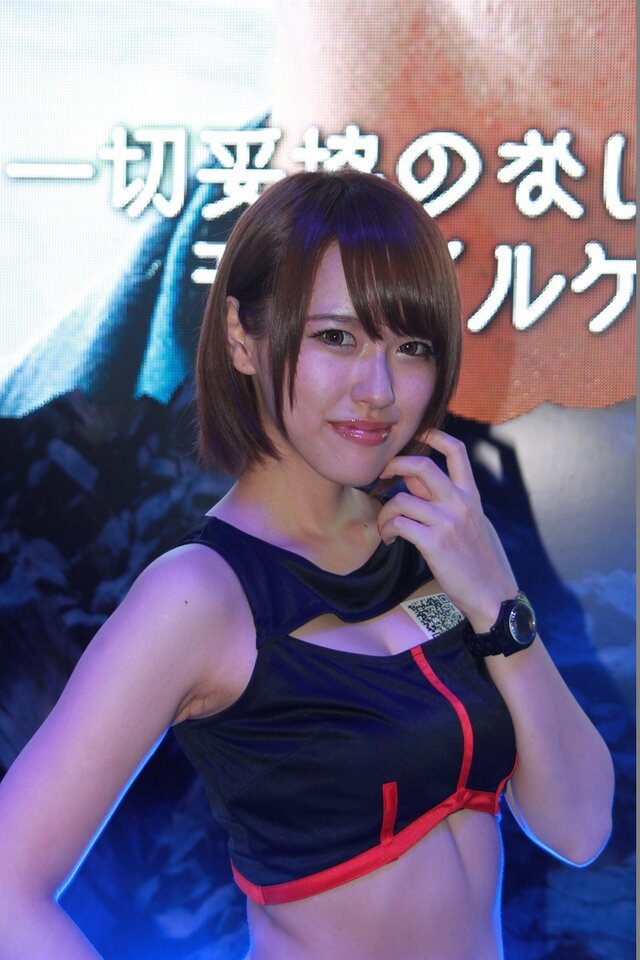 【TGS2015】熱気あふれる一般公開日初日、熱さを吹き飛ばしてくれる美女たちを紹介