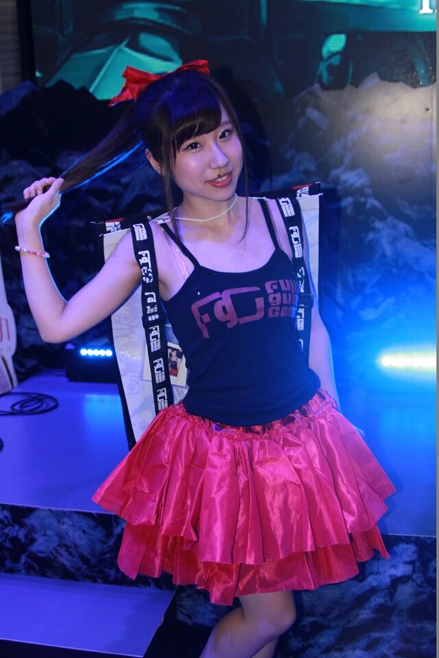 【TGS2015】熱気あふれる一般公開日初日、熱さを吹き飛ばしてくれる美女たちを紹介