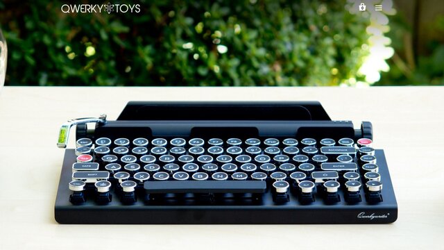 Qwerkytoys 公式サイトより