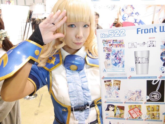 【レポート】「コミケ89」企業ブースのコスプレイヤー写真を一挙130枚！胸元の空いたコスプレイヤーも