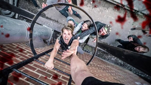 ゾンビがパルクールで追ってくる！スリル満点の1人称視点実写ムービー