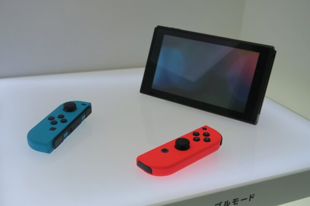 ニンテンドースイッチ本体・ジョイコン・周辺機器・パッケージをチェック！【フォトレポート】