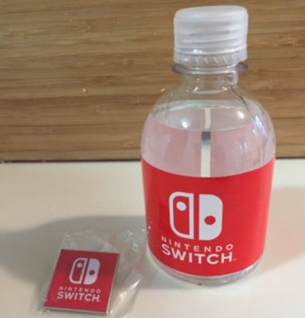 「Nintendo Switch」NY体験会の無料配布グッズにプレミア価格、「飲料水」に100ドルも