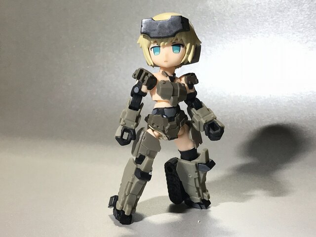 【特集】「デスクトップアーミー」×「フレームアームズ・ガール」コラボ第1弾「KT-321f 轟雷」フォトレビュー