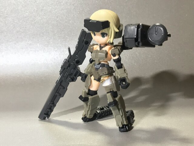 【特集】「デスクトップアーミー」×「フレームアームズ・ガール」コラボ第1弾「KT-321f 轟雷」フォトレビュー