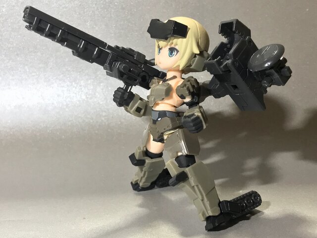 【特集】「デスクトップアーミー」×「フレームアームズ・ガール」コラボ第1弾「KT-321f 轟雷」フォトレビュー