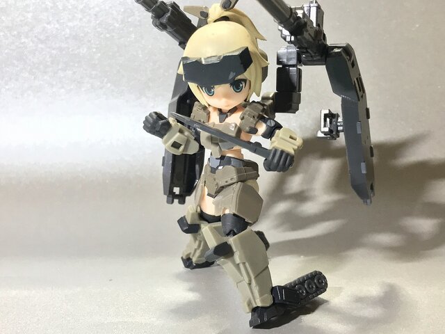 【特集】「デスクトップアーミー」×「フレームアームズ・ガール」コラボ第1弾「KT-321f 轟雷」フォトレビュー