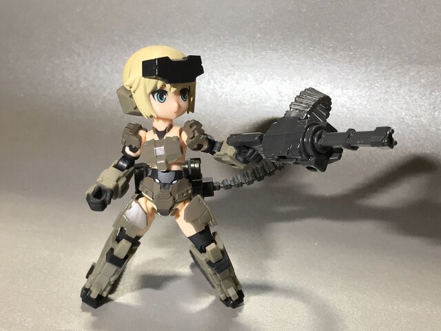 【特集】「デスクトップアーミー」×「フレームアームズ・ガール」コラボ第1弾「KT-321f 轟雷」フォトレビュー