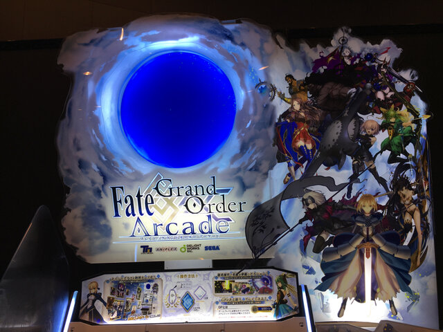 『FGO アーケード』筐体細部＆実物カードを写真で紹介！アルトリアが出なくてすまない…