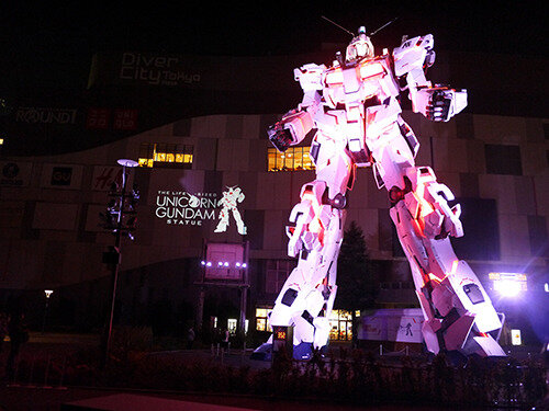 ユニコーンガンダム立像、お台場に立つ！ 演出や変型をフォトレポートでお届け（写真45枚）