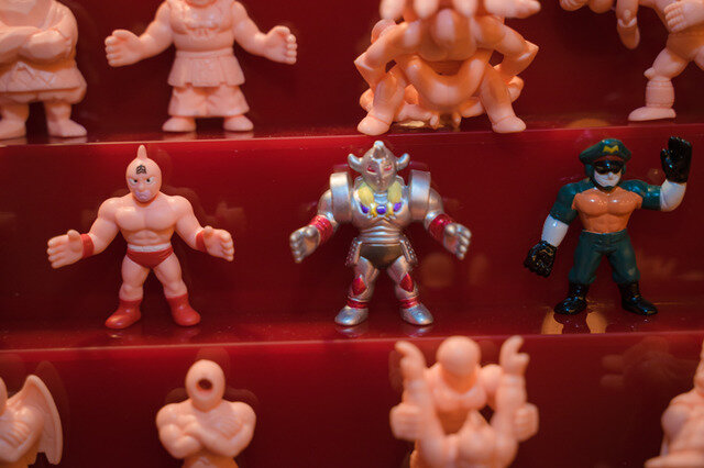 「キン肉マン酒場」に行ってみた! ファンなら思わず“ニヤリ”なコラボフード&展示物がズラリ