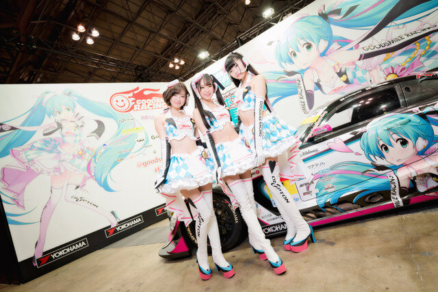 【コスプレ】「ワンフェス2019冬」初音ミクに扮したコンパニオンさんに注目！ GSRコーナー【写真34枚】