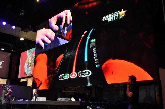 【E3 2009】アクティビジョン『DJ HERO』の実演をムービーで紹介