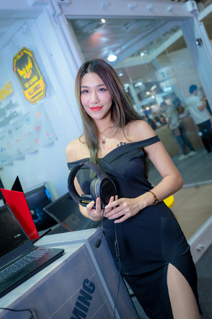 【COMPUTEX 2019】創立30周年のASUSがゲーミングPCブランド「ROG」と合わせて2ブース出展！台湾美女コンパニオンが眩しい【写真70枚】