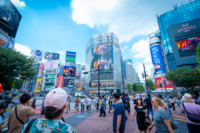 『モンスターハンターワールド：アイスボーン』狩猟解禁！渋谷に現れた受付嬢の笑顔にさっそく狩られた【写真38枚】