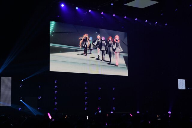 ついてこい、人類。―VTuberがランウェイを歩く「FAVRIC」が提示したバーチャルライブの光明とは？【イベントレポ】