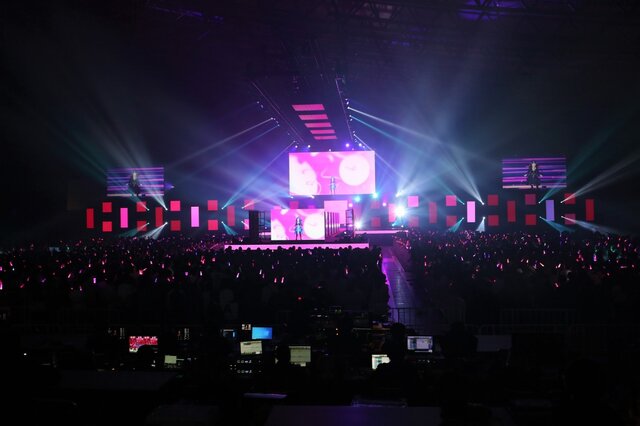 ついてこい、人類。―VTuberがランウェイを歩く「FAVRIC」が提示したバーチャルライブの光明とは？【イベントレポ】